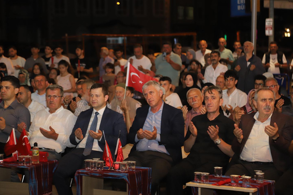 15 Temmuz Demokrasi ve Milli Birlik Günü'nde Of yine tek yürek oldu