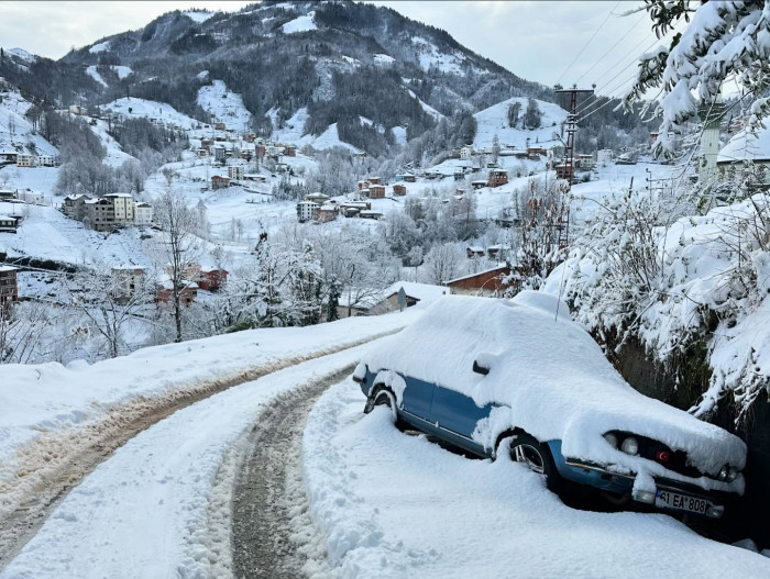 Of güne karla uyandı