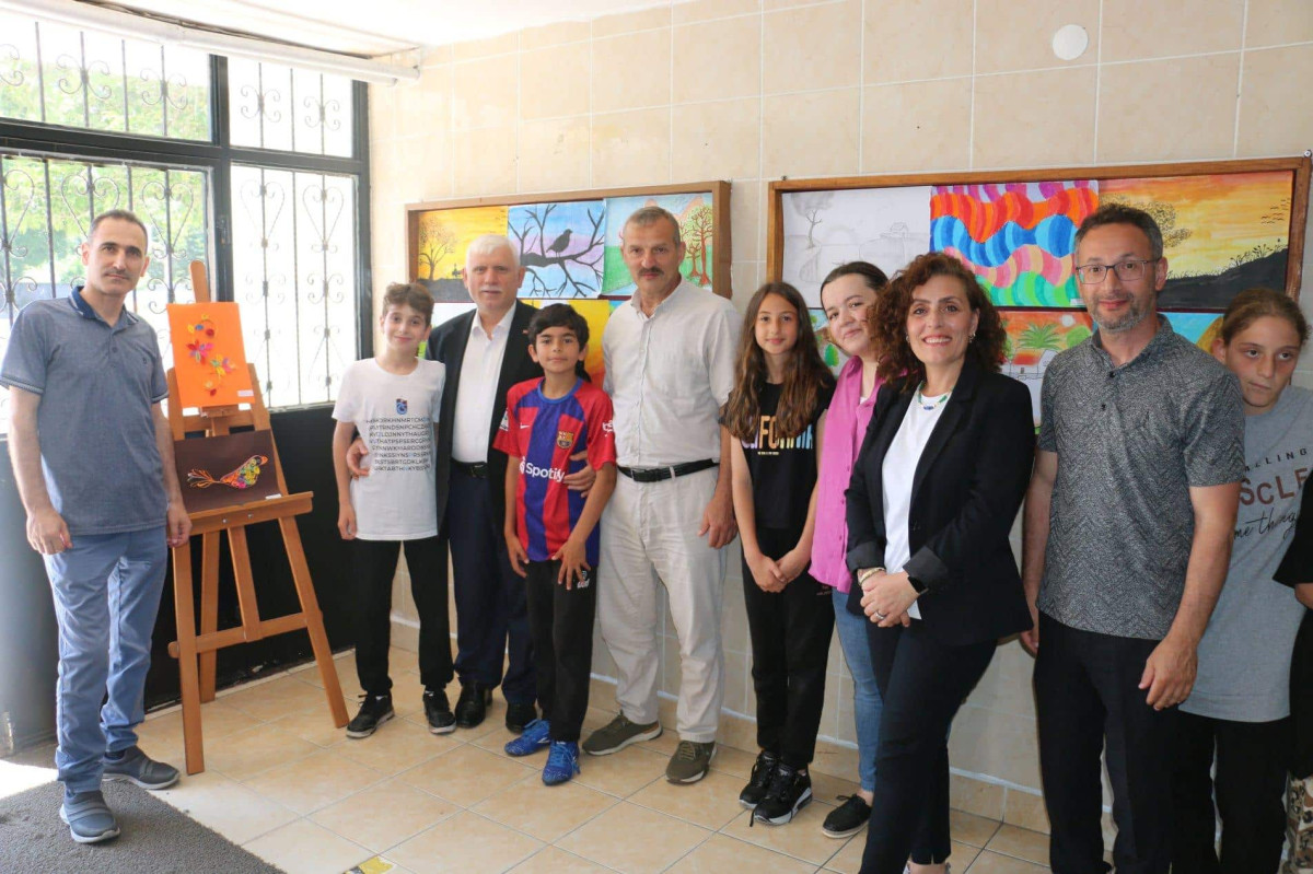 Of Kıyıcık İlkokulu ve Ortaokulu'nda yıl sonu sergisi açılışı gerçekleştirildi