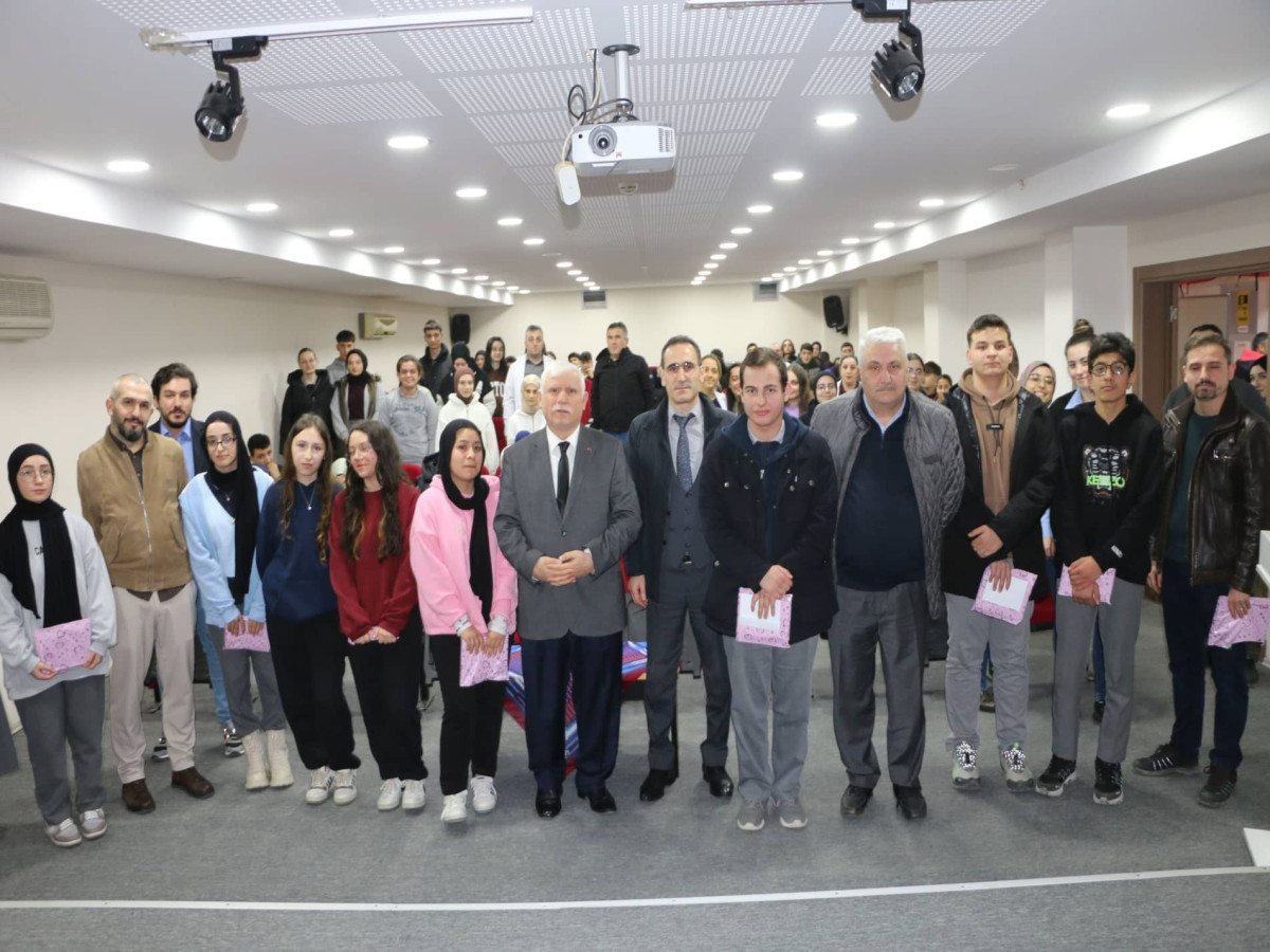 Of Şehit Necmi Çakır Anadolu Lisesi öğrencileri bilgide yarıştı