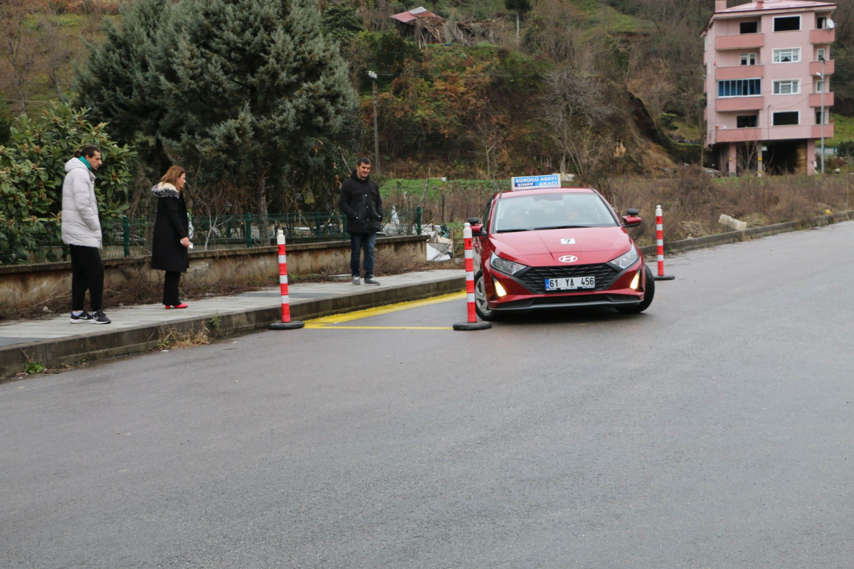 Of'ta değişen sürücü sınav güzergahında ilk sınav heyecanı yaşandı